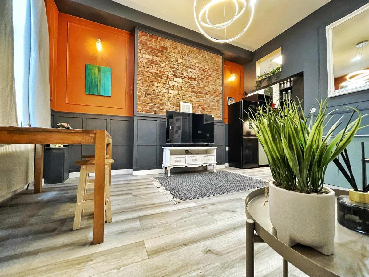 Adeamstays Provides Beautiful Centrally Located 1 And 2 Bed Apartments On Liverpools Boulevard Esterno foto