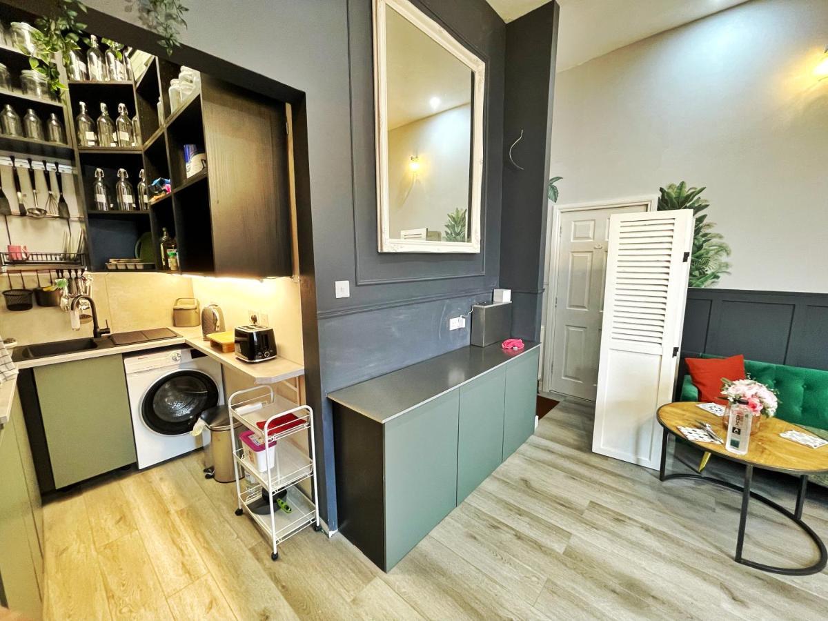 Adeamstays Provides Beautiful Centrally Located 1 And 2 Bed Apartments On Liverpools Boulevard Esterno foto