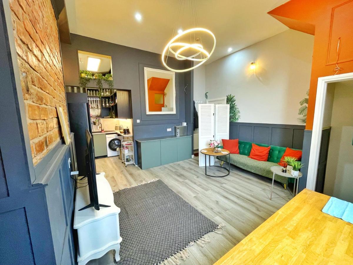 Adeamstays Provides Beautiful Centrally Located 1 And 2 Bed Apartments On Liverpools Boulevard Esterno foto