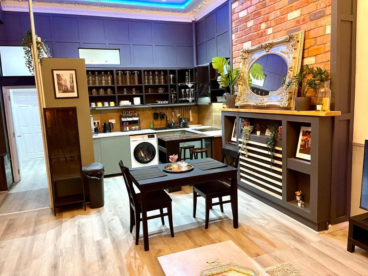 Adeamstays Provides Beautiful Centrally Located 1 And 2 Bed Apartments On Liverpools Boulevard Esterno foto
