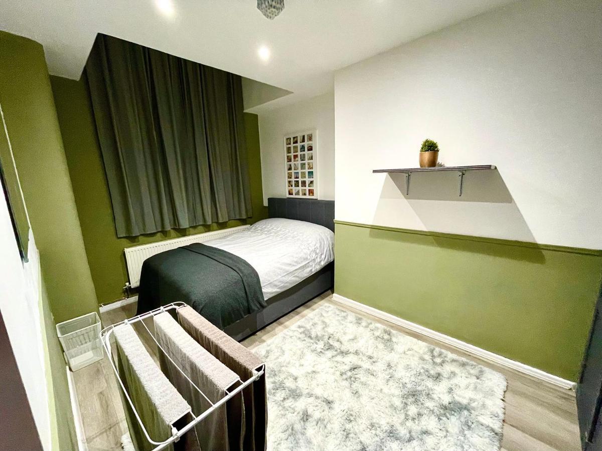 Adeamstays Provides Beautiful Centrally Located 1 And 2 Bed Apartments On Liverpools Boulevard Esterno foto