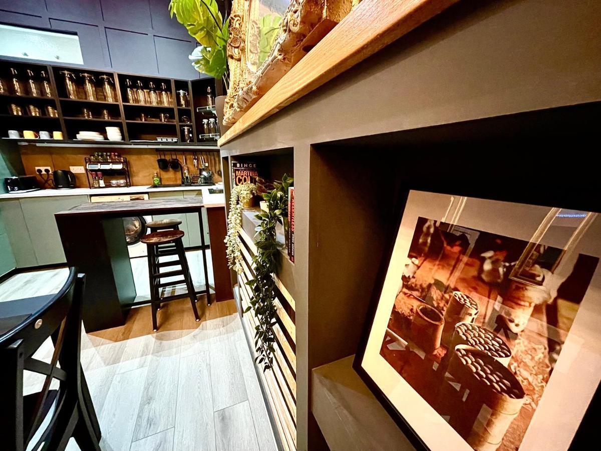 Adeamstays Provides Beautiful Centrally Located 1 And 2 Bed Apartments On Liverpools Boulevard Esterno foto