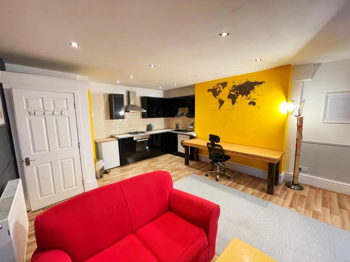 Adeamstays Provides Beautiful Centrally Located 1 And 2 Bed Apartments On Liverpools Boulevard Esterno foto