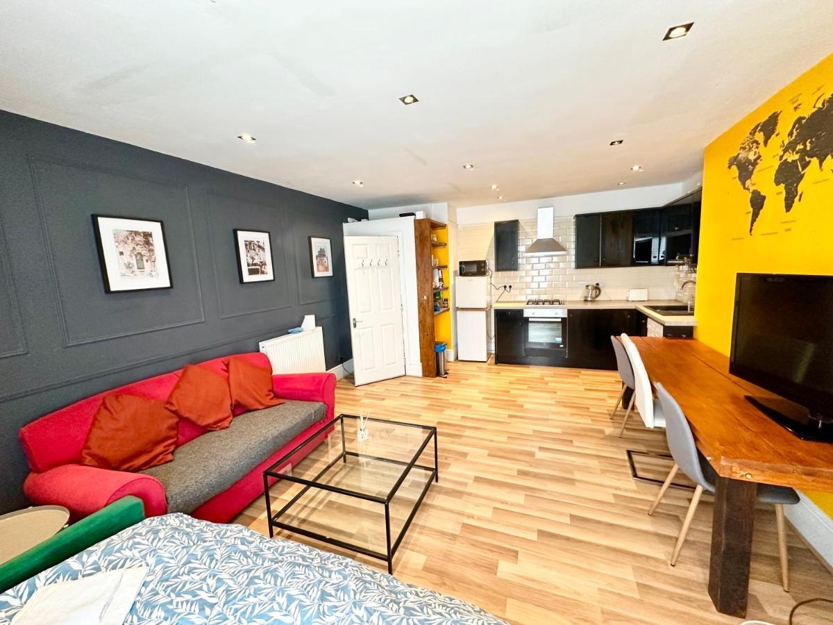 Adeamstays Provides Beautiful Centrally Located 1 And 2 Bed Apartments On Liverpools Boulevard Esterno foto