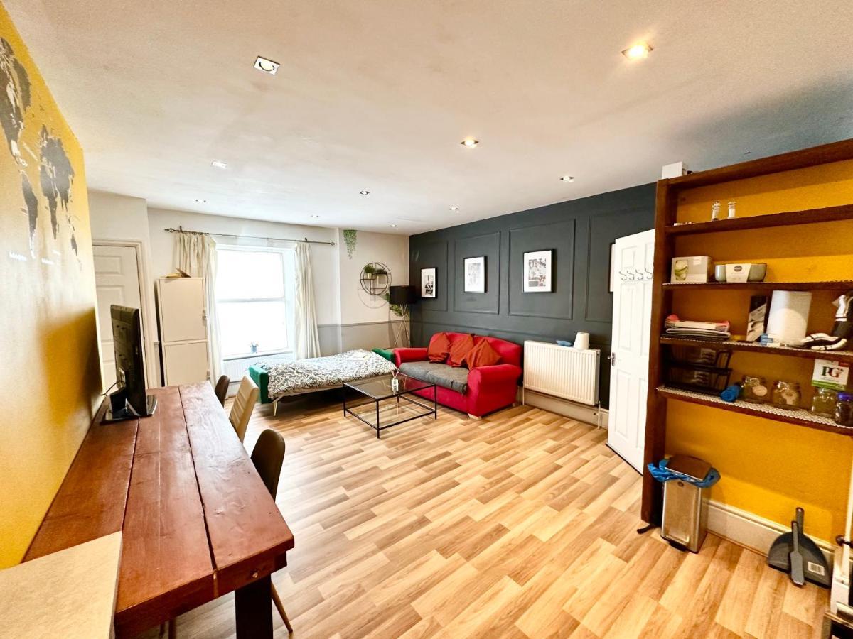 Adeamstays Provides Beautiful Centrally Located 1 And 2 Bed Apartments On Liverpools Boulevard Esterno foto