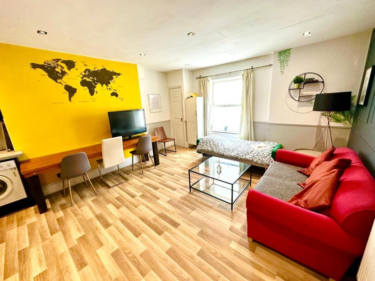 Adeamstays Provides Beautiful Centrally Located 1 And 2 Bed Apartments On Liverpools Boulevard Esterno foto